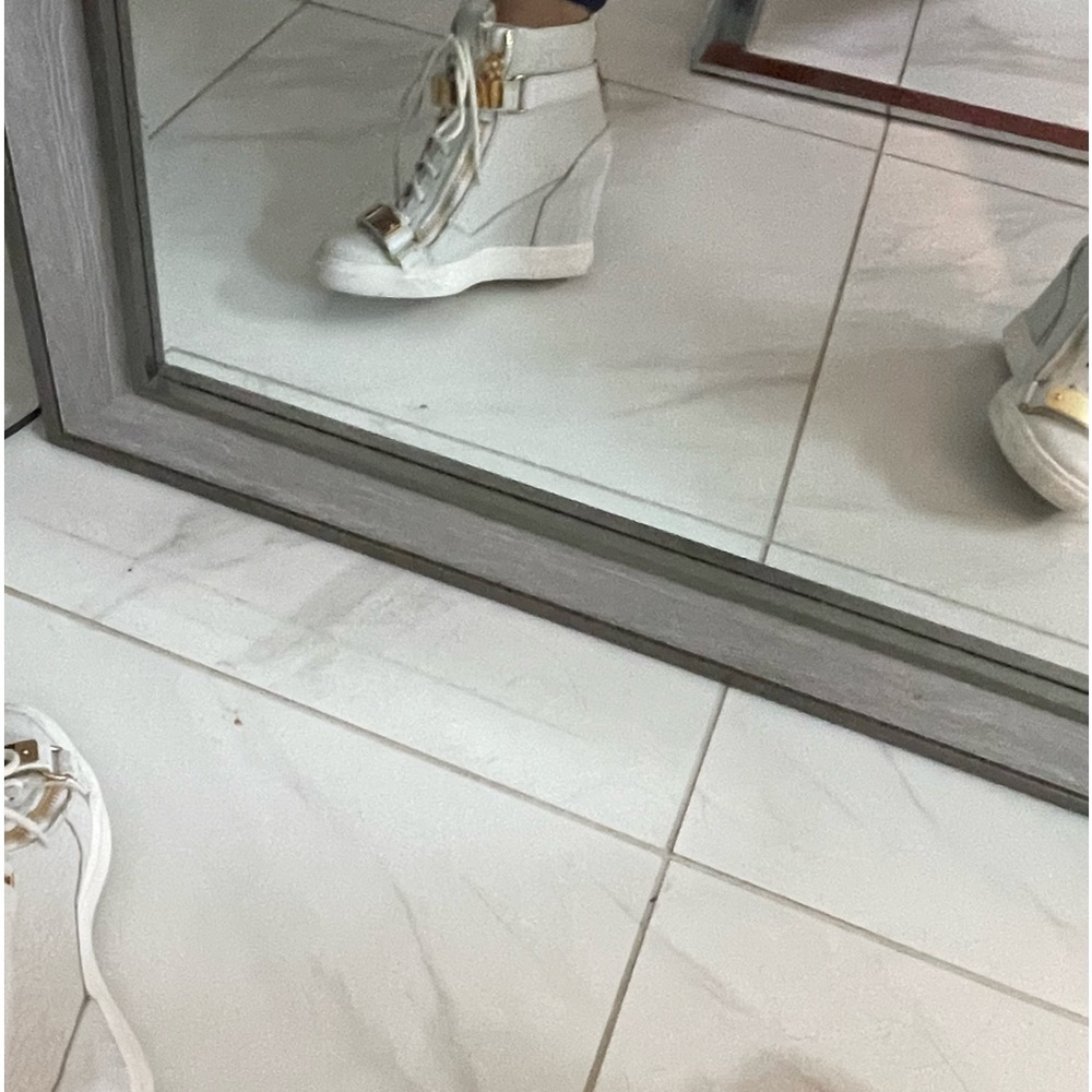 Authentic Giuseppe Zanotti white and gold High Top Sneakers Size 38.5 . - Picture 3 of 16